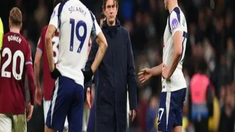 切尔西争购孔德，巴塞罗那力保球员